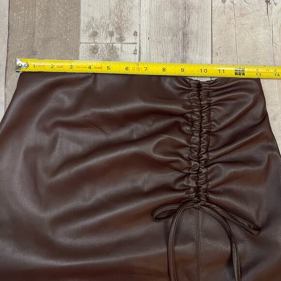 House of Harlow Faux Leather Pencil Skirt Ruched Side Slit XS Chocolate Brown - Picture 7 of 10